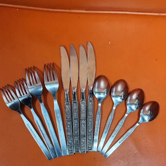 Vintage-Style Silver Floral Cutlery Set - 12 Piece (Silver) - Picture 2 of 8